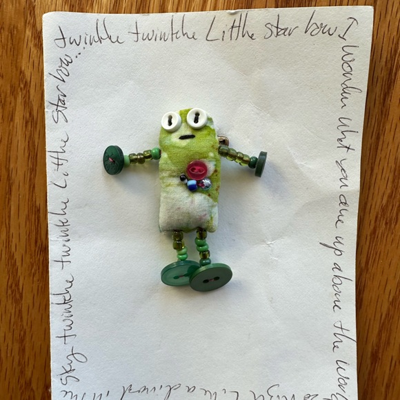 Frog pin - Picture 1 of 2
